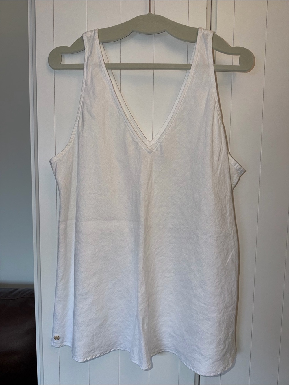 Lilly Pulitzer White V-Neck Sleeveless Tank Top